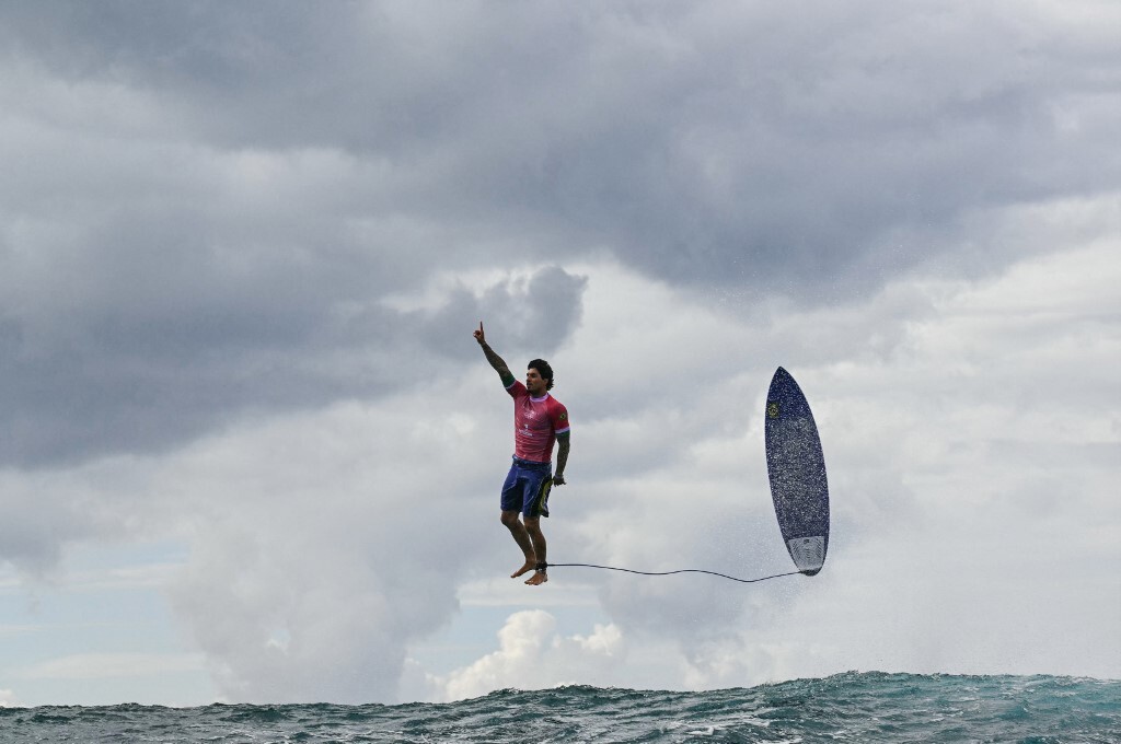 A foto nota 10 de Gabriel Medina do Surf das Olimpíadas de Paris 2024!