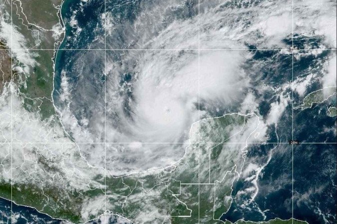 Reprodução/Facebook NOAA NWS National Hurricane Center